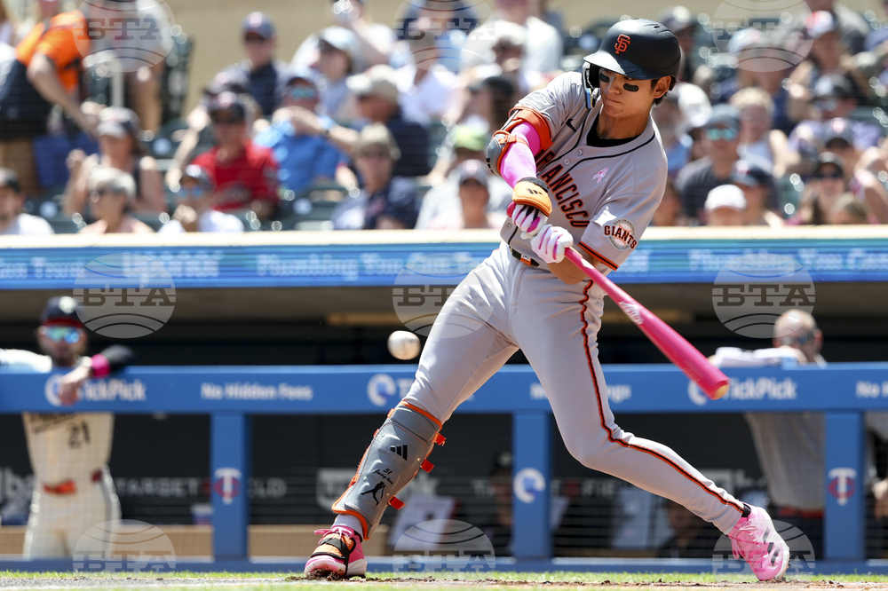 Giants Twins Baseball
