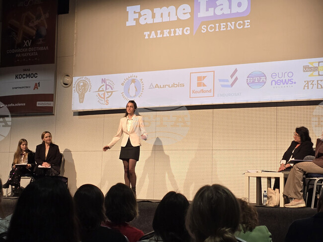 Първокурсничка от ВВМУ "Никола Вапцаров" във Варна спечели националния финал на конкурса FameLab 