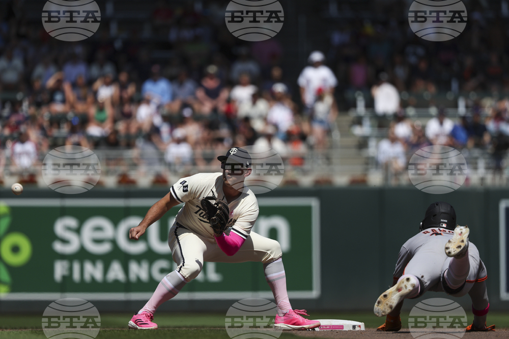 Giants Twins Baseball