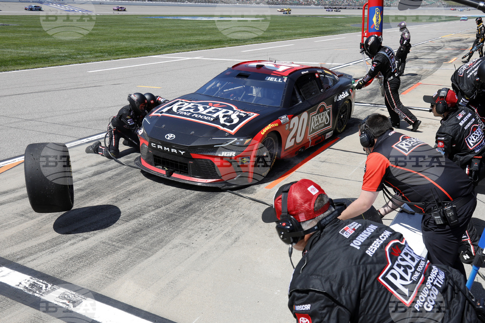 NASCAR Kansas Auto Racing
