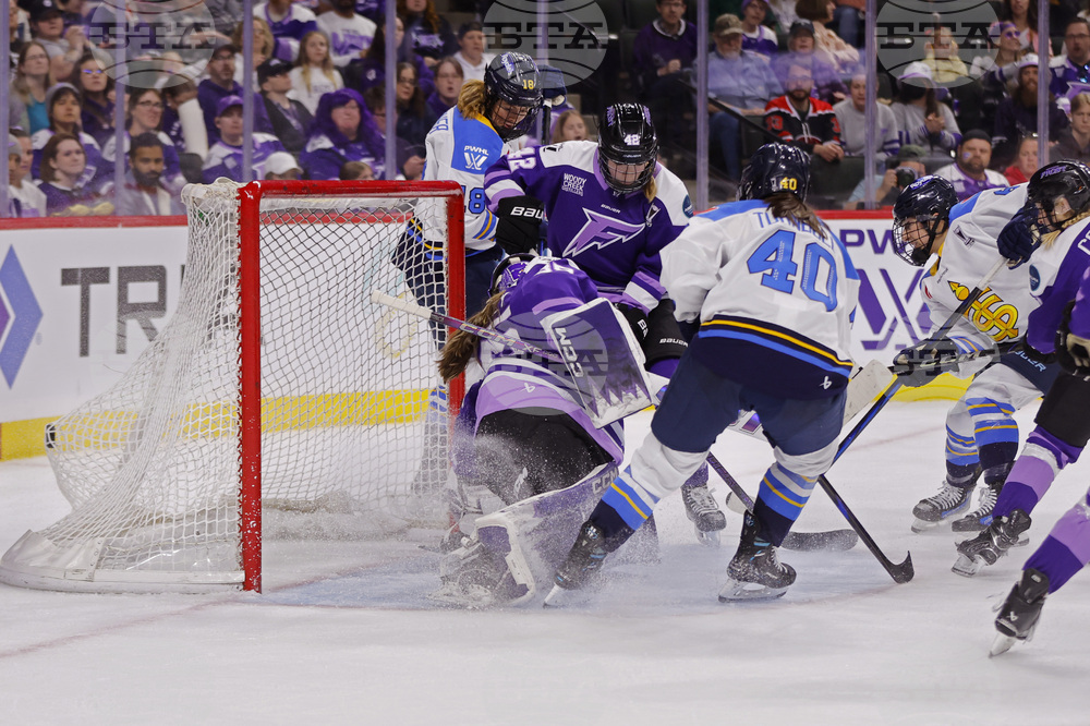 PWHL Sceptres Frost Hockey