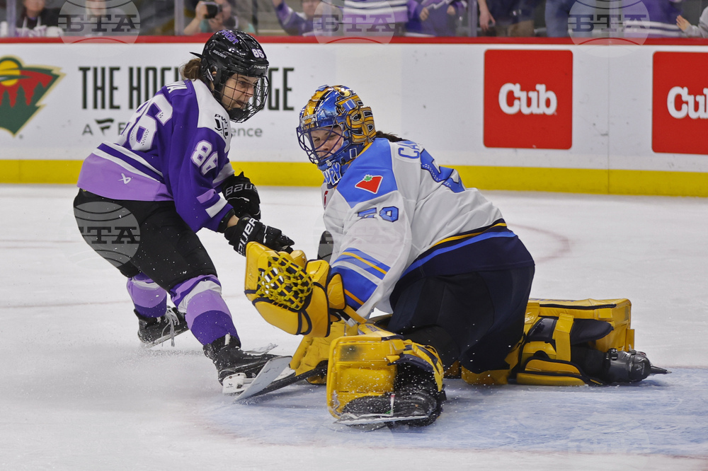 PWHL Sceptres Frost Hockey