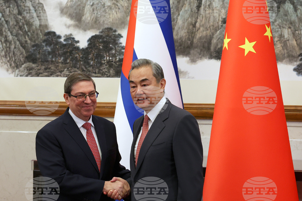 Китай изказа подкрепата си за Куба при посещение на външния ѝ министър в Пекин