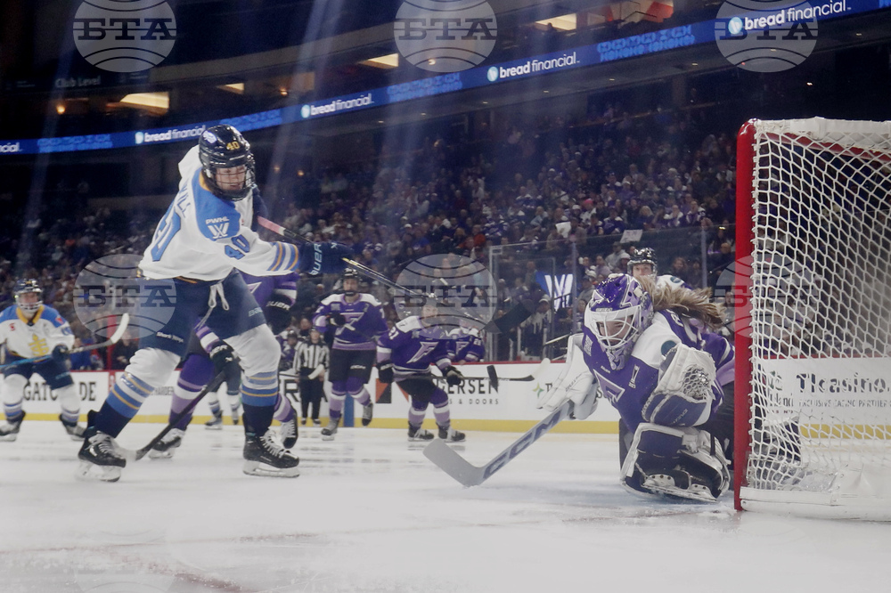 PWHL Sceptres Frost Hockey