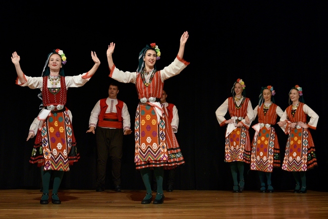 Община Сливен: В навечерието на Световния ден на сестринството Община Сливен отличи специалисти по здравни грижи в училища, детски ясли и градини