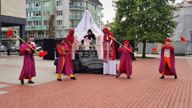 Театрални трупи от четири държави събира фестивалът “Вълшебната завеса” в Търговище