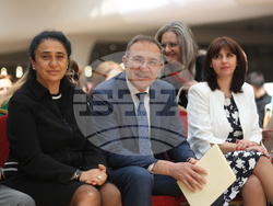 Министерство на труда и социалната политика - „Бални рокли с кауза“