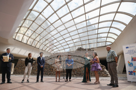 Министерство на труда и социалната политика - „Бални рокли с кауза“