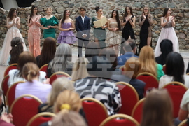 Министерство на труда и социалната политика - „Бални рокли с кауза“