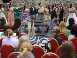 Министерство на труда и социалната политика - „Бални рокли с кауза“