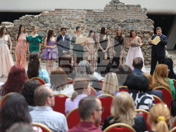 Министерство на труда и социалната политика - „Бални рокли с кауза“