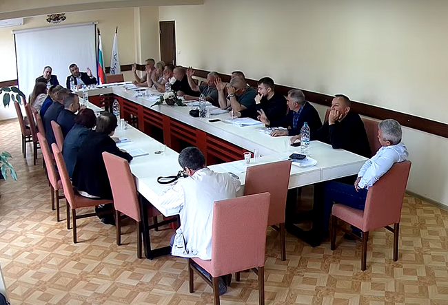 Общинският съвет на Минерални бани прие бюджет от близо 11,7 млн. лв. и избра двама заместник- председатели 