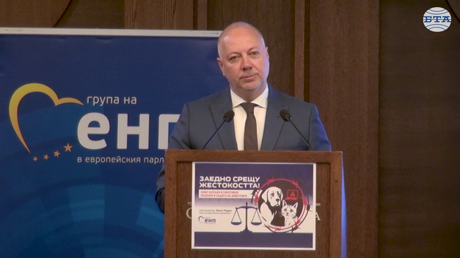 Силата на един закон е в неговата ефективност, не в неговата радикалност, каза премиерът Росен Желязков по повод насилието над животни