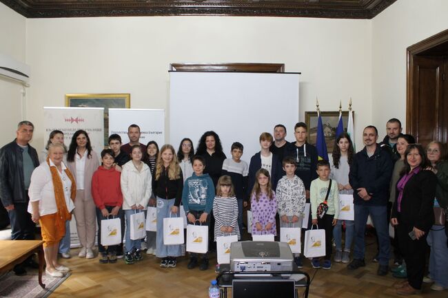 Специалисти от Историческия музей в Дряново изнесоха открити уроци в Румъния, посветени на майстор Колю Фичето