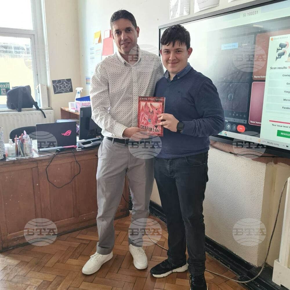 Никола Кеков от Българското училище „Райна Княгиня“ в Дъблин бе отличен като „Историк на годината“