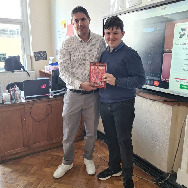 Никола Кеков от Българското училище „Райна Княгиня“ в Дъблин бе отличен като „Историк на годината“