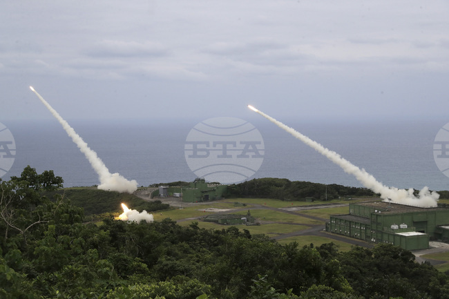 Тайван изстреля високотехнологични американски ракети ХАЙМАРС по време на учение