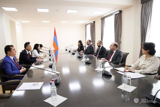 АРМЕНПРЕС: Арменският външен министър се срещна с новия китайски посланик в Ереван