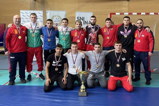 Юношеските национали на България по борба свободен стил триумфираха на отборния турнир за купа „Снина“ в Словакия
