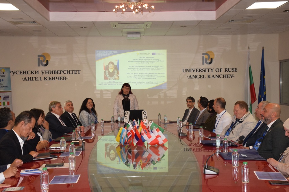 Представители на 24 висши училища от 16 държави участват в международна "Еразъм+ седмица" в Русенския университет
