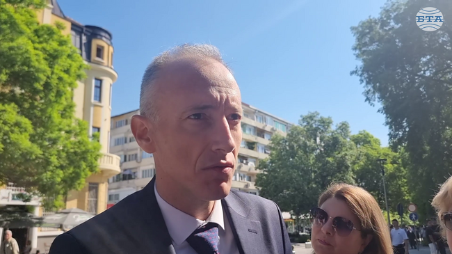 Въпросът кога ще се завършва основно образование е предмет на предстоящи дискусии, каза министър Красимир Вълчев в Стара Загора