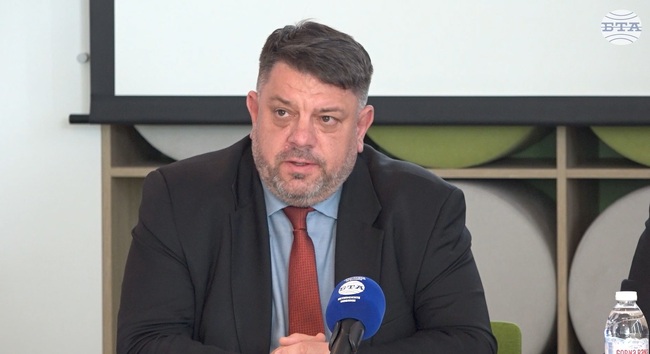 За пореден път оценката на самата администрация за административния капацитет е по-ниска в сравнение с минали години, посочи Атанас Зафиров