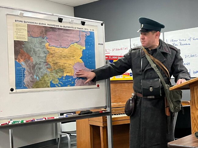 Ученици от Българското училище „Искра АБВ“ в Маунт Проспект, САЩ, участваха в интерактивен урок по история