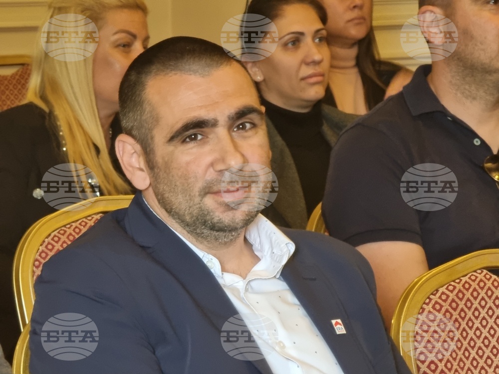 Възможно е да има кратък период на спад в търсенето на недвижими имоти след приемането на страната ни в еврозоната, каза експерт
