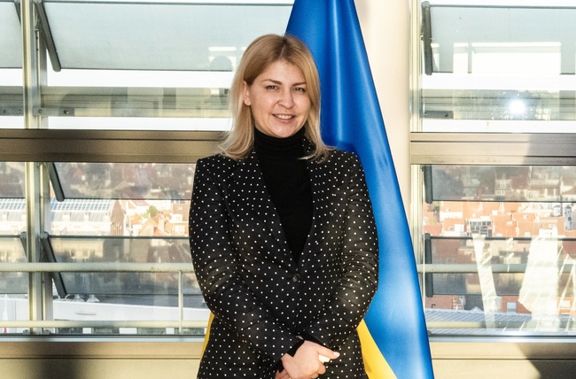 САЩ продължават да подкрепят Украйна, но не както преди, заяви украинският вицепремиер Олга Стефанишина