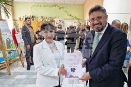 Стражица - „Моят приказен свят" - детски художествен конкурс - награждаване