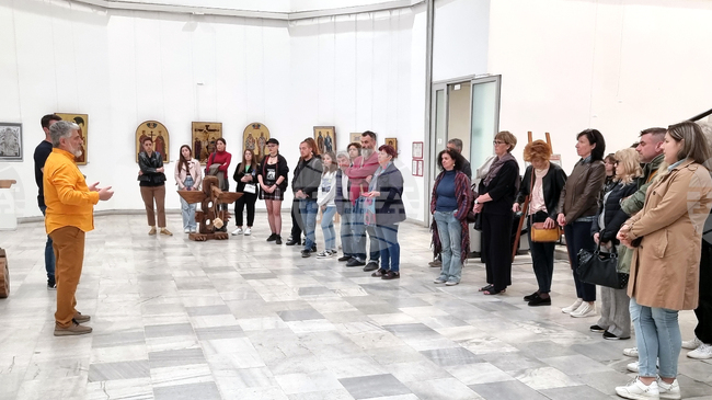 Две изложби представя Националната гимназия по приложни изкуства „Тревненска школа“ във Велико Търново и Павликени