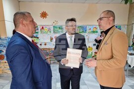Стражица - „Моят приказен свят" - детски художествен конкурс - награждаване