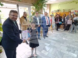 Стражица - „Моят приказен свят" - детски художествен конкурс - награждаване