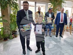 Стражица - „Моят приказен свят" - детски художествен конкурс - награждаване