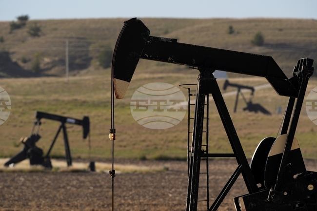 Цените на петрола се понижават за пета поредна сесия заради споразумение за възобновяване на износа от Иракски Кюрдистан