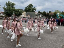 Казанлък - ОУ „Мати Болгария“ - физкултурен салон - първа копка