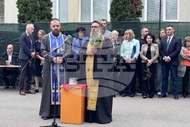 Казанлък - ОУ „Мати Болгария“ - физкултурен салон - първа копка
