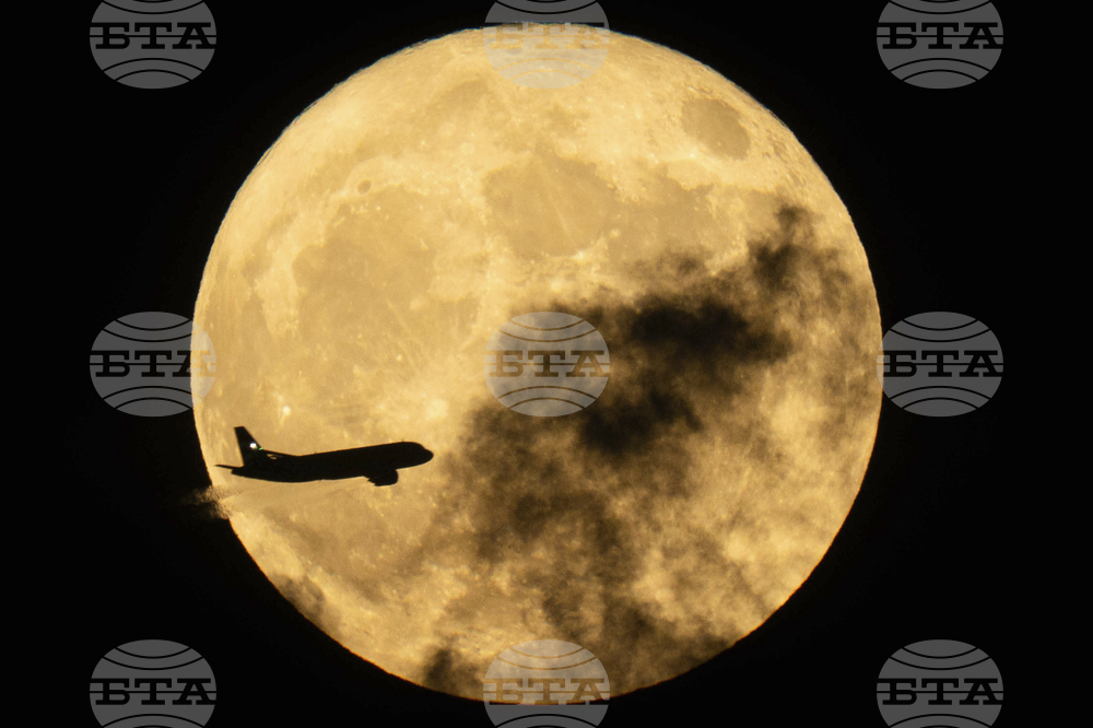 Britain Full Moon
