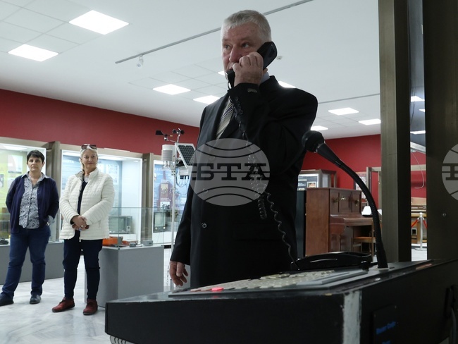 Изложба „Из миналото на родната електроника“
