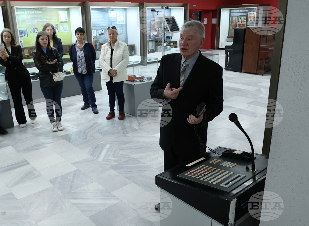 Изложба „Из миналото на родната електроника“