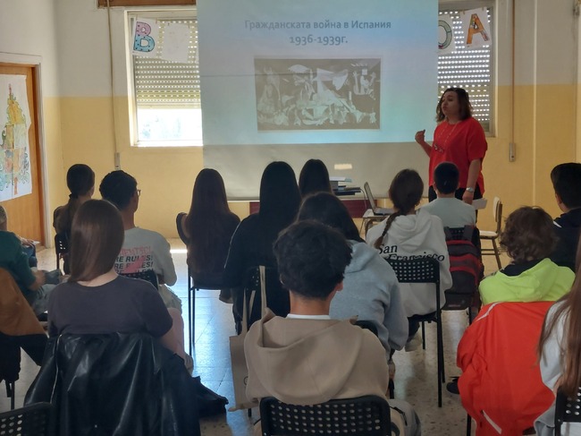 Училищен форум, посветен на художника и карикатурист Илия Бешков, се състоя в училище „Бачо Киро” в Алкоркон, Испания