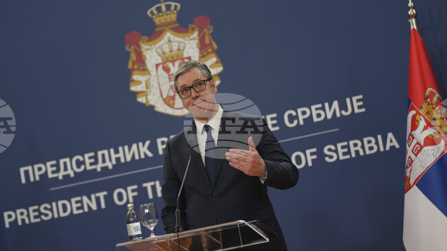 Сръбският президент помилва 25-годишна жена, която рани тежко студент на протест в Белград