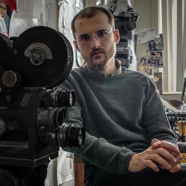 Рисуването е моят начин да мисля за света, без да се подчинявам на ограниченията му, казва Александър Бояджиев, чийто филм показват в Кан