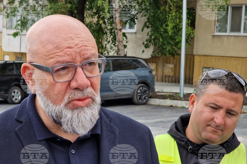 Шумен - инж. Андреан Ваньов - брифинг - облагородяване на локалното платно на ул. „Марица“