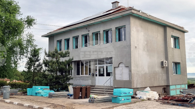 Безпроблемно и в спокойна обстановка започнаха изборите за кмет в тополовградското село Орешник