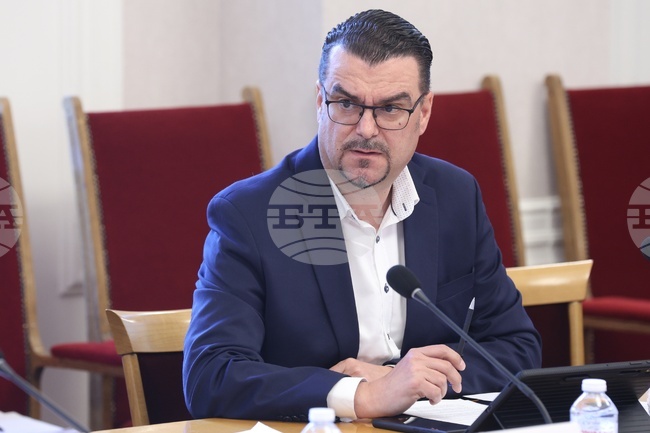 След три месеца работа временната парламентарна комисия за пътна безопасност излезе с доклад и предложения за законови промени