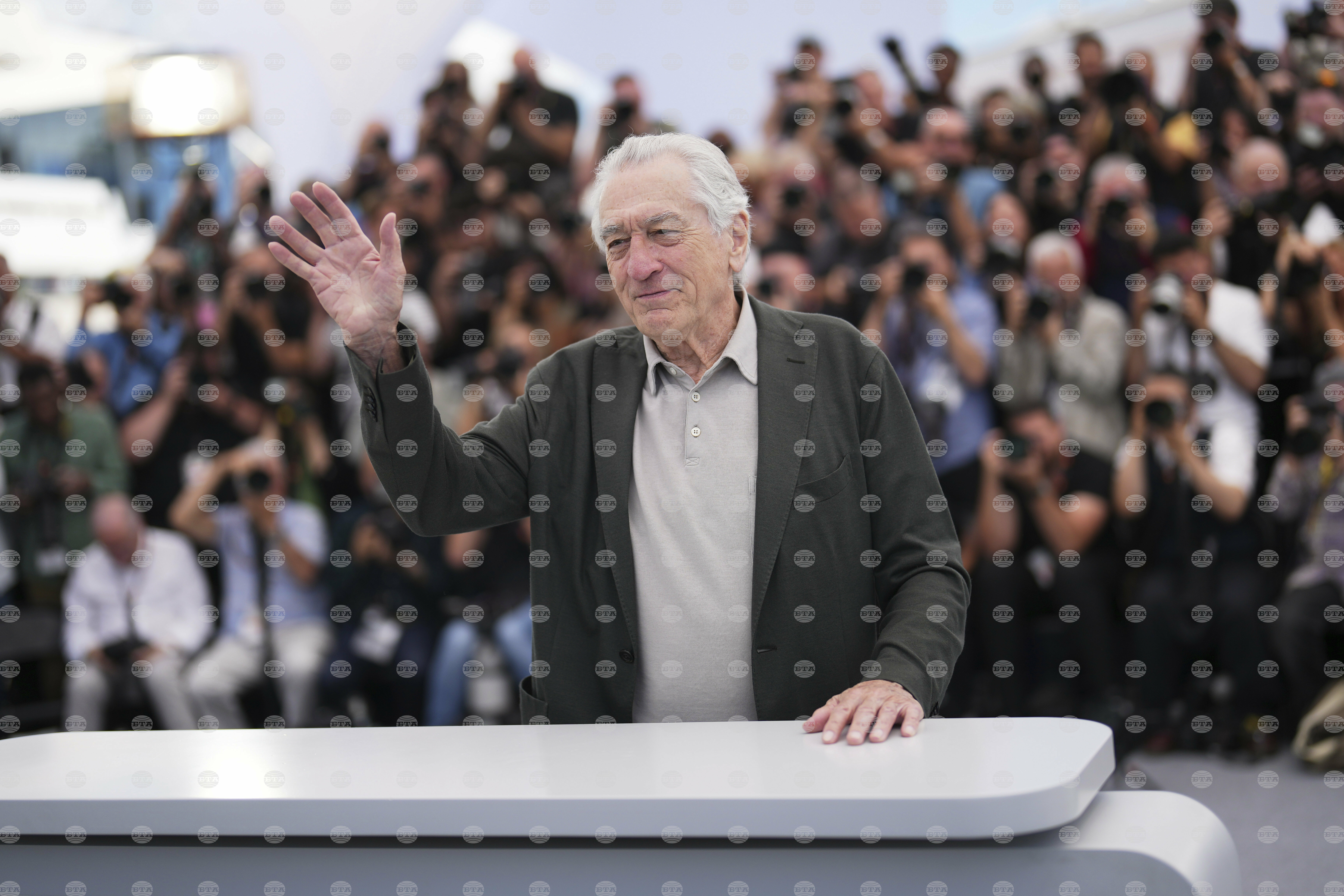 Leonardo DiCaprio va înmâna la Cannes prestigiosul “Palme d’Or” lui Robert De Niro  