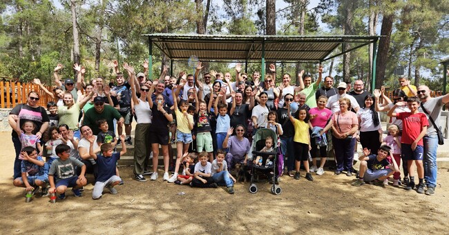 Българската общност в Никозия, Кипър, отбеляза 11 май с пикник сред природата 