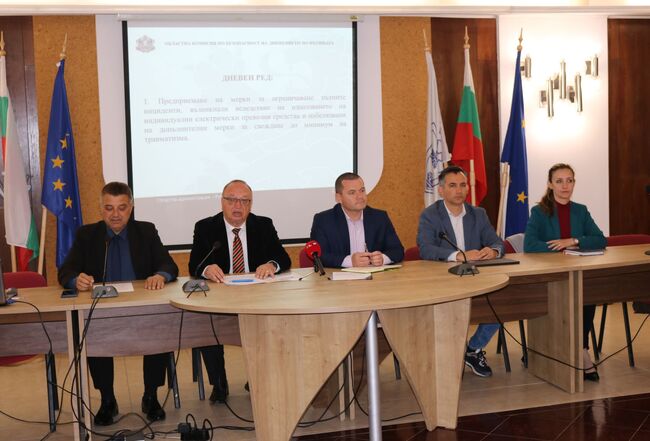 ОА Русе: Възможностите за засилване на контрола над електрическите тротинетки в Русенско бяха обсъдени на среща, инициирана от заместник областния управител Георги Георгиев