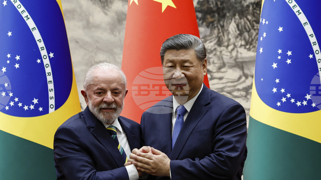 Синхуа: Китайският президент Си Цзинпин проведе телефонен разговор с бразилския си колега Луиз Инасио Лула да Силва